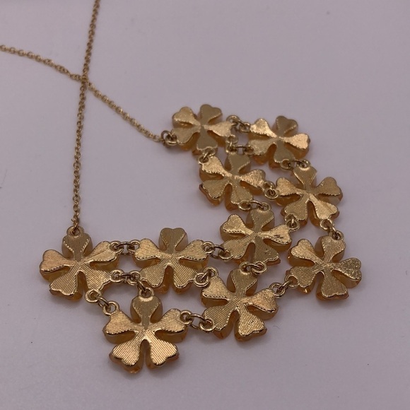 NWT Lux pink flower & rhinestone necklace & earring set - Picture 4 of 5